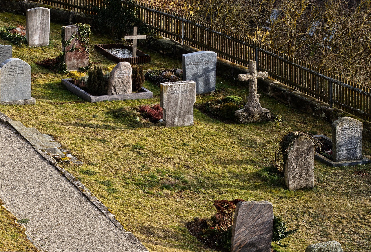 mountain-cemetery-4873063_1280